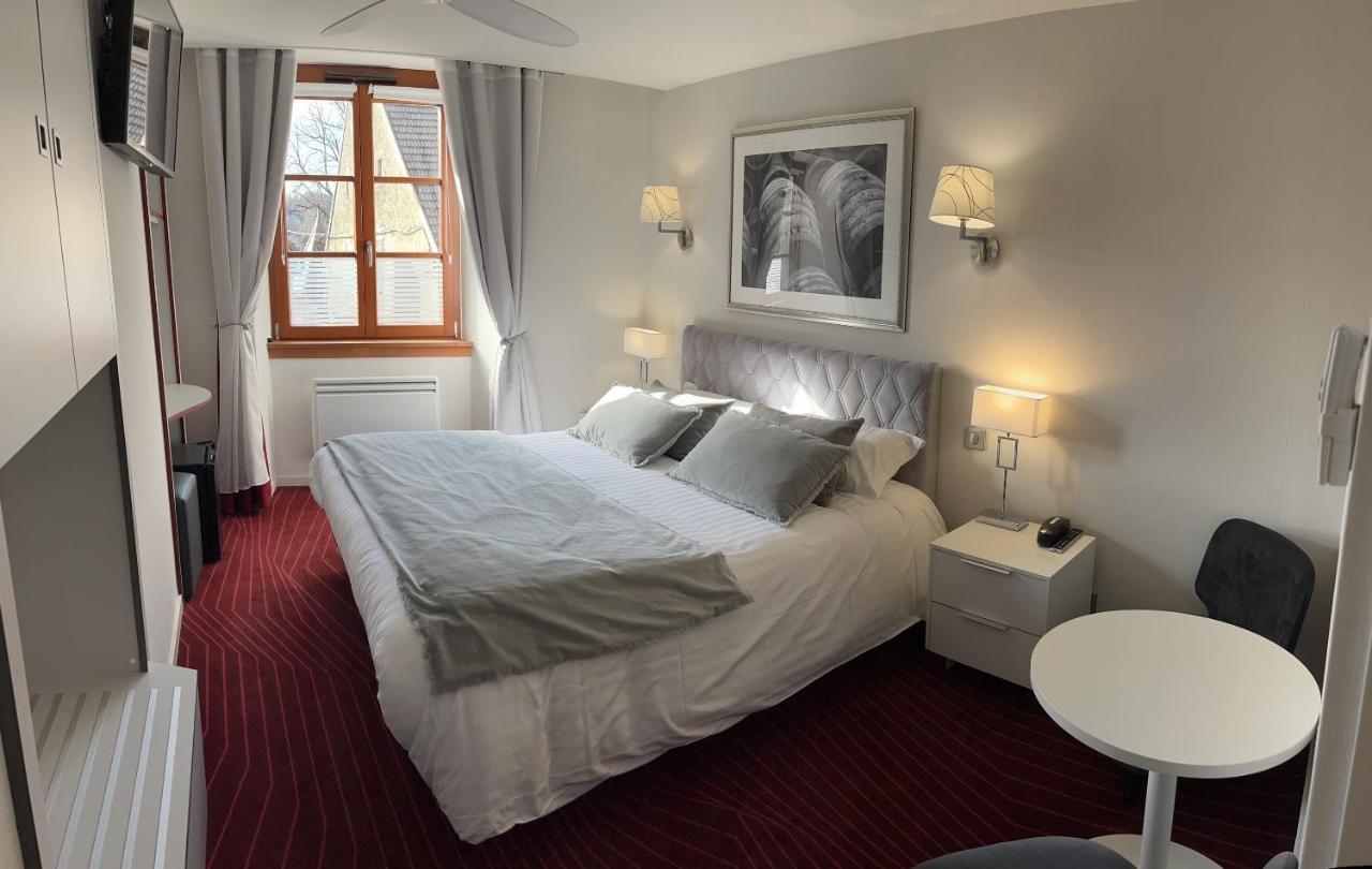 Logis Hotel Des Messageries Arbois Exterior photo