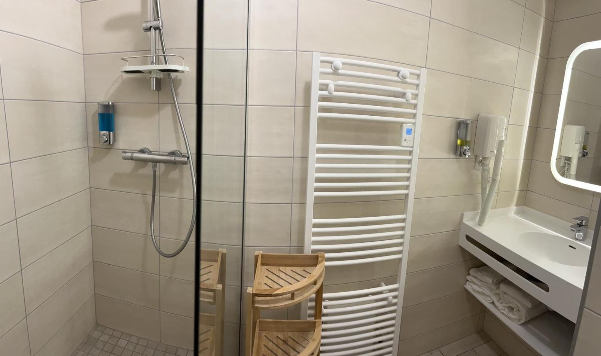 Logis Hotel Des Messageries Arbois Room photo