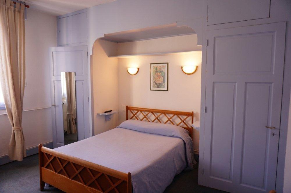 Logis Hotel Des Messageries Arbois Exterior photo