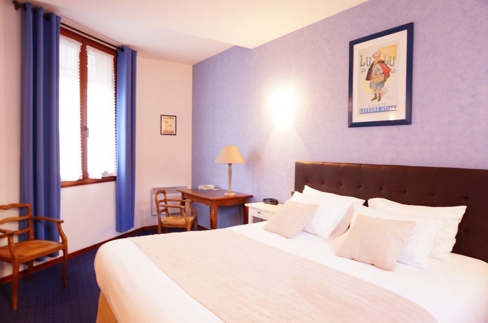 Logis Hotel Des Messageries Arbois Exterior photo